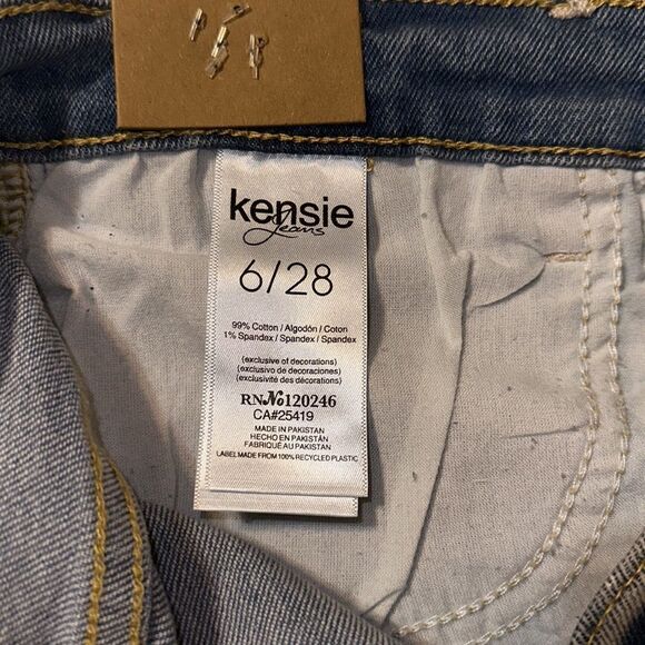 kensie 6/28 Vintage Luxe High Rise Raw Hem Distressed Blue Med Wash Shorts - Picture 11 of 11